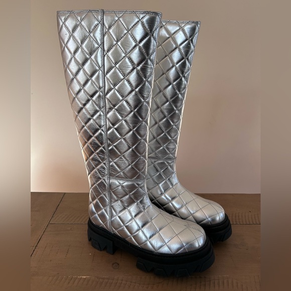 ALOHAS Silver Quilted Combat Boots - Picture 1 of 9